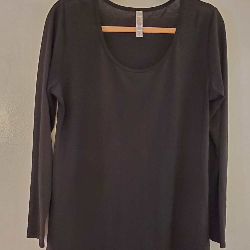 Lularoe Lynnae Top
